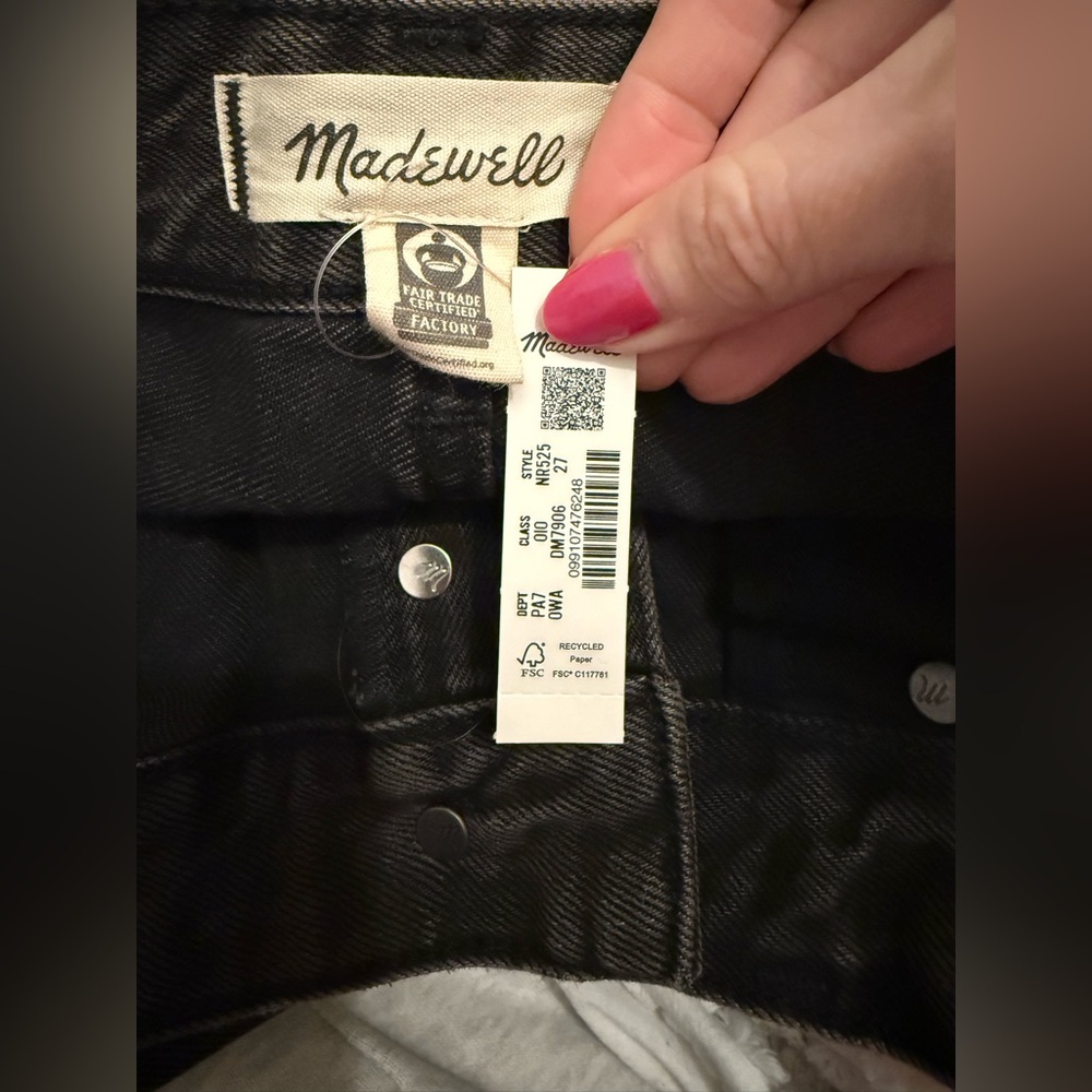 Madewell The Darted Barrel-Leg Jean - Picture 8 of 9